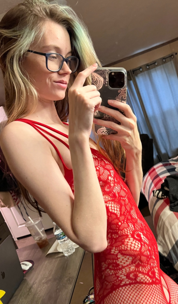 Becca (@michigancutie) onlyfans Modelbild in Dessous